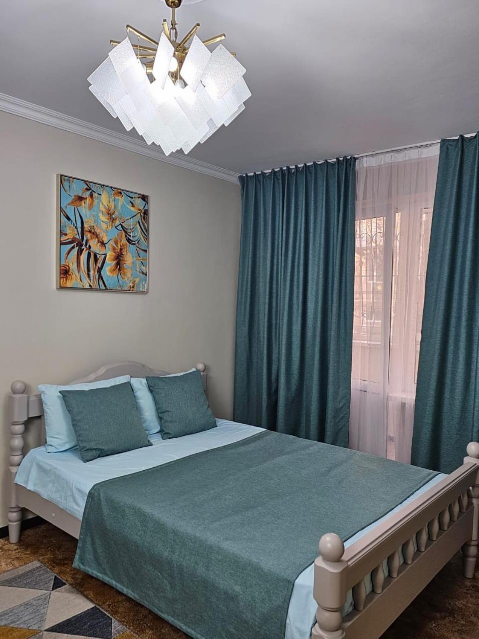 Апартаменты На Улице Клочкова, 128 Almaty Eksteriør bilde