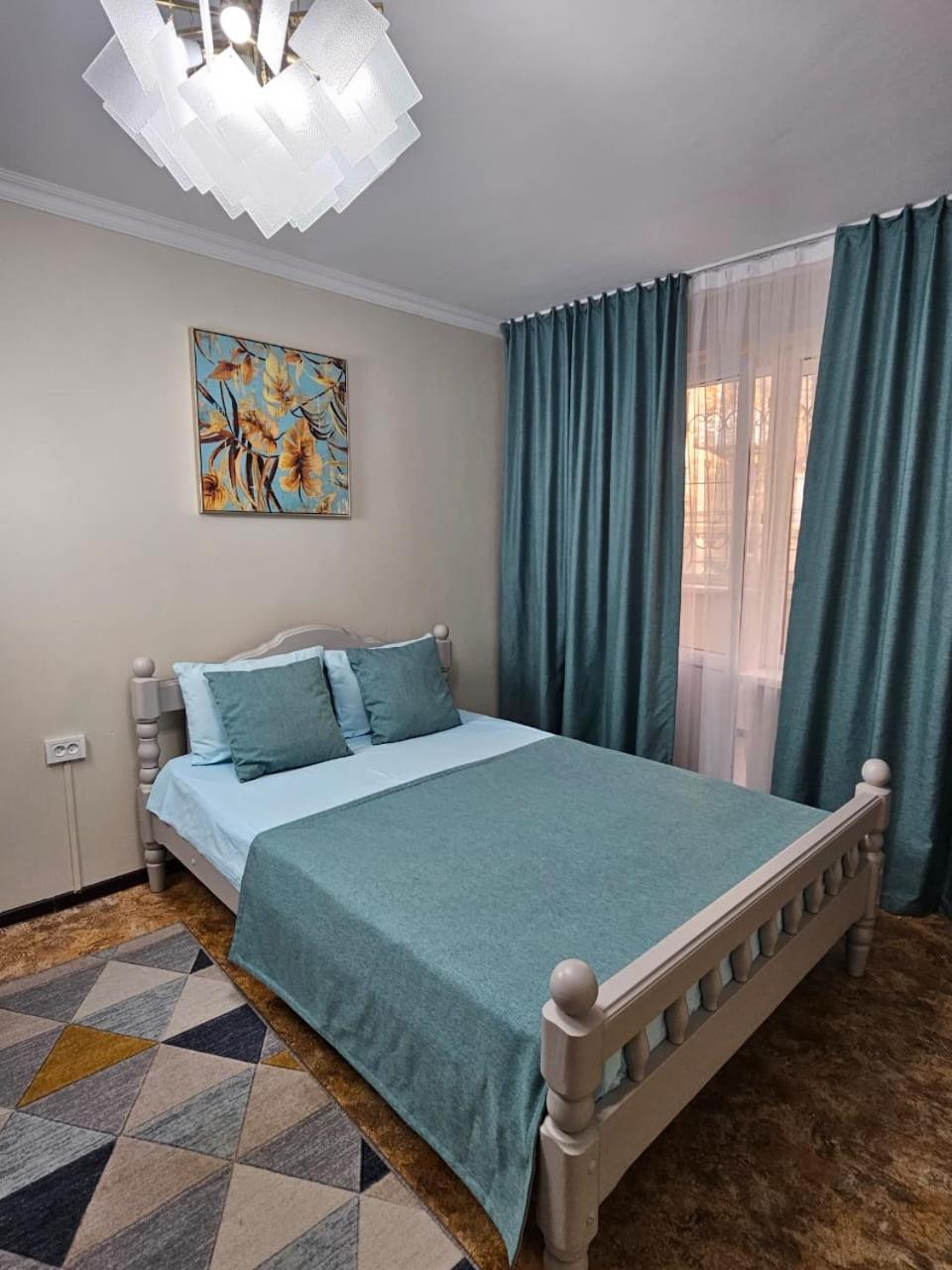 Апартаменты На Улице Клочкова, 128 Almaty Eksteriør bilde