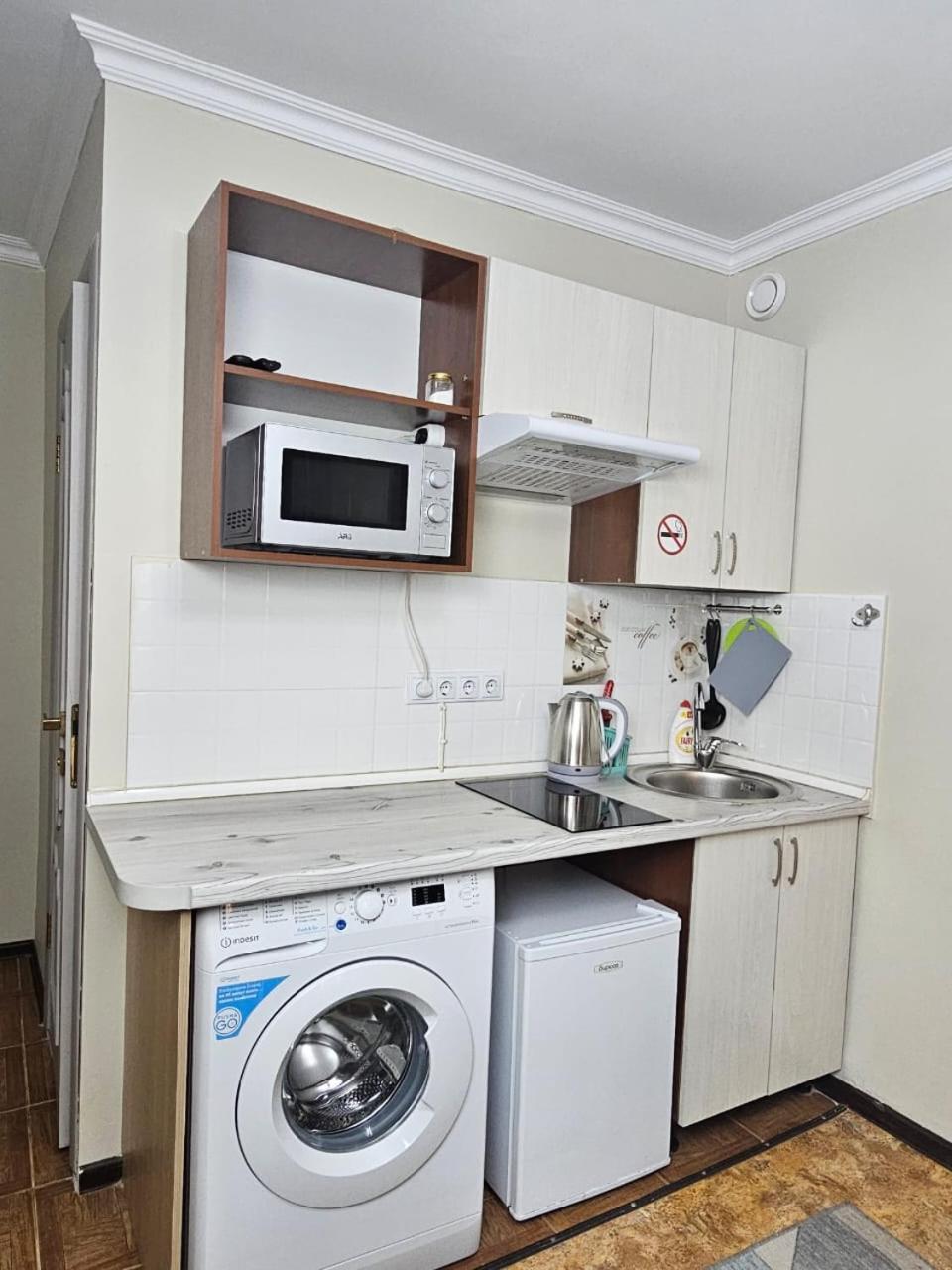 Апартаменты На Улице Клочкова, 128 Almaty Eksteriør bilde